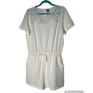 Gomorn Women's Romper Size XL in White w/Elastic Waist and Lace Neckline